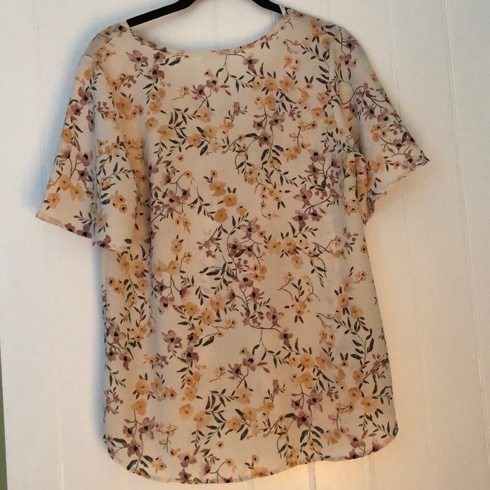 Floral top - Picture 2 of 5